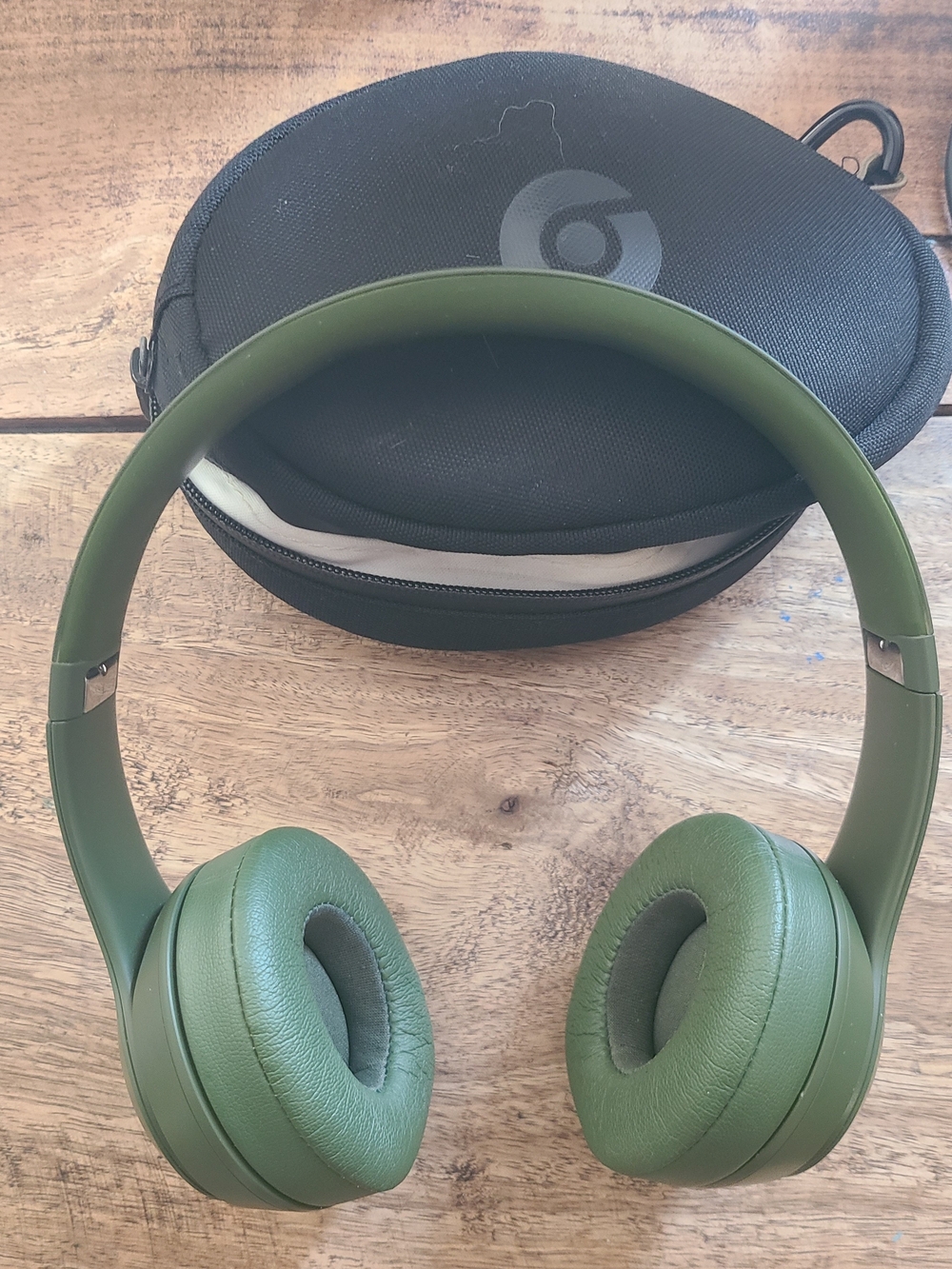 Beats Solo3 Wireless Headphones - Olive Green